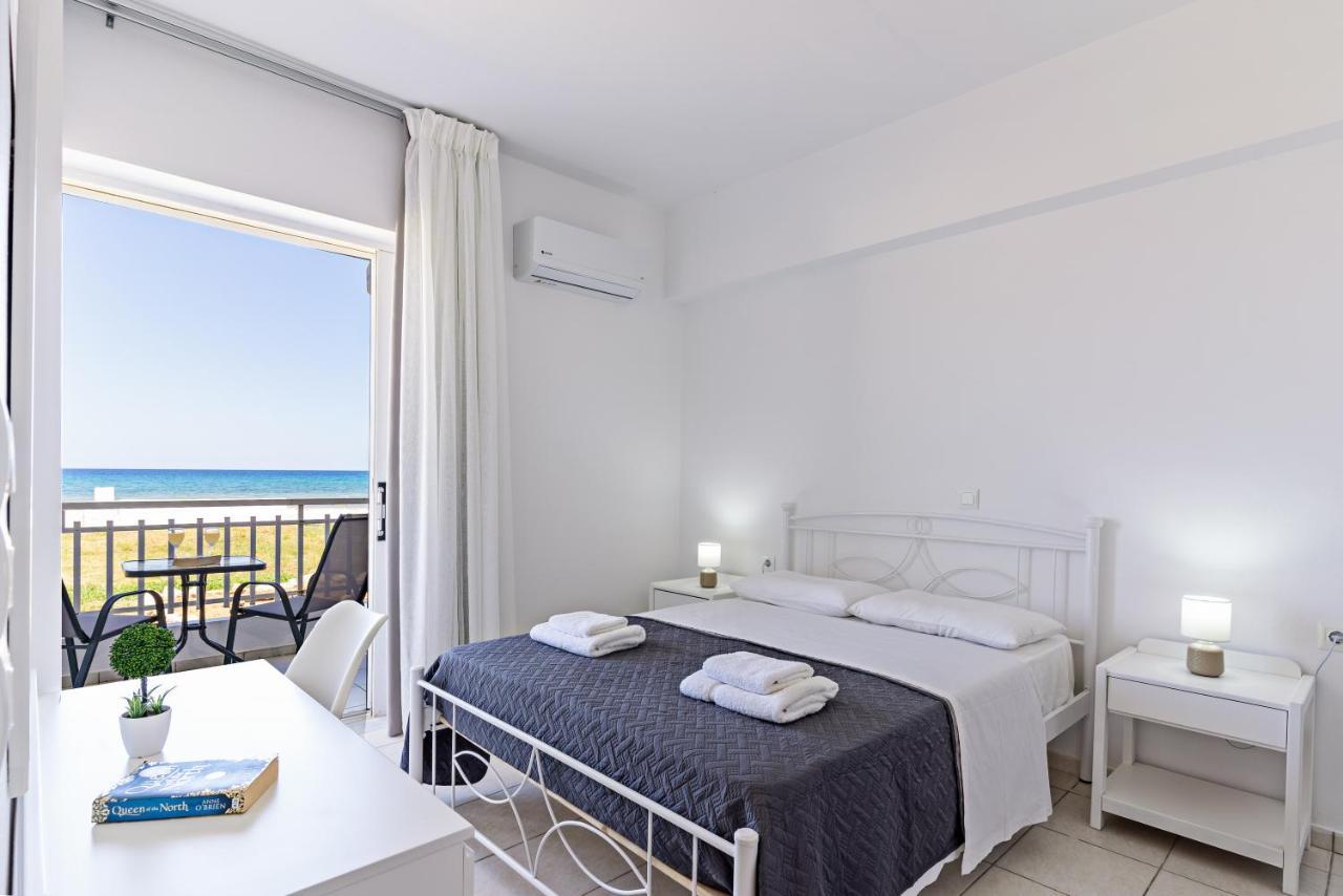 Azure Seaside Apts Magnisía Eksteriør billede