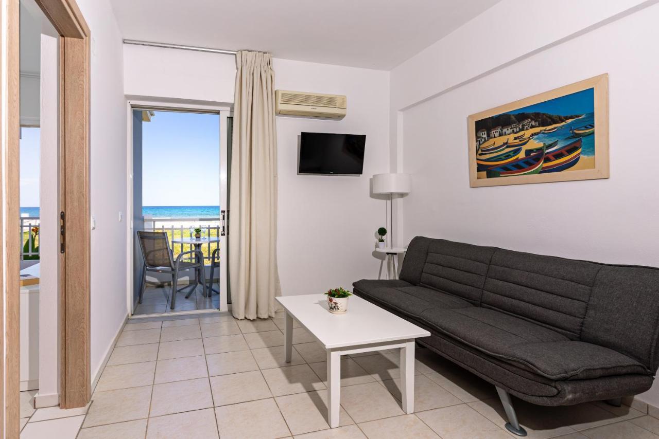 Azure Seaside Apts Magnisía Eksteriør billede
