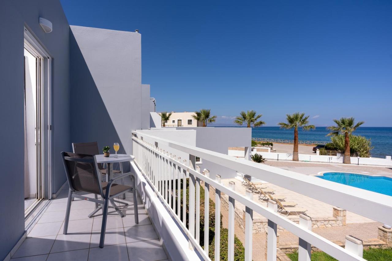 Azure Seaside Apts Magnisía Eksteriør billede