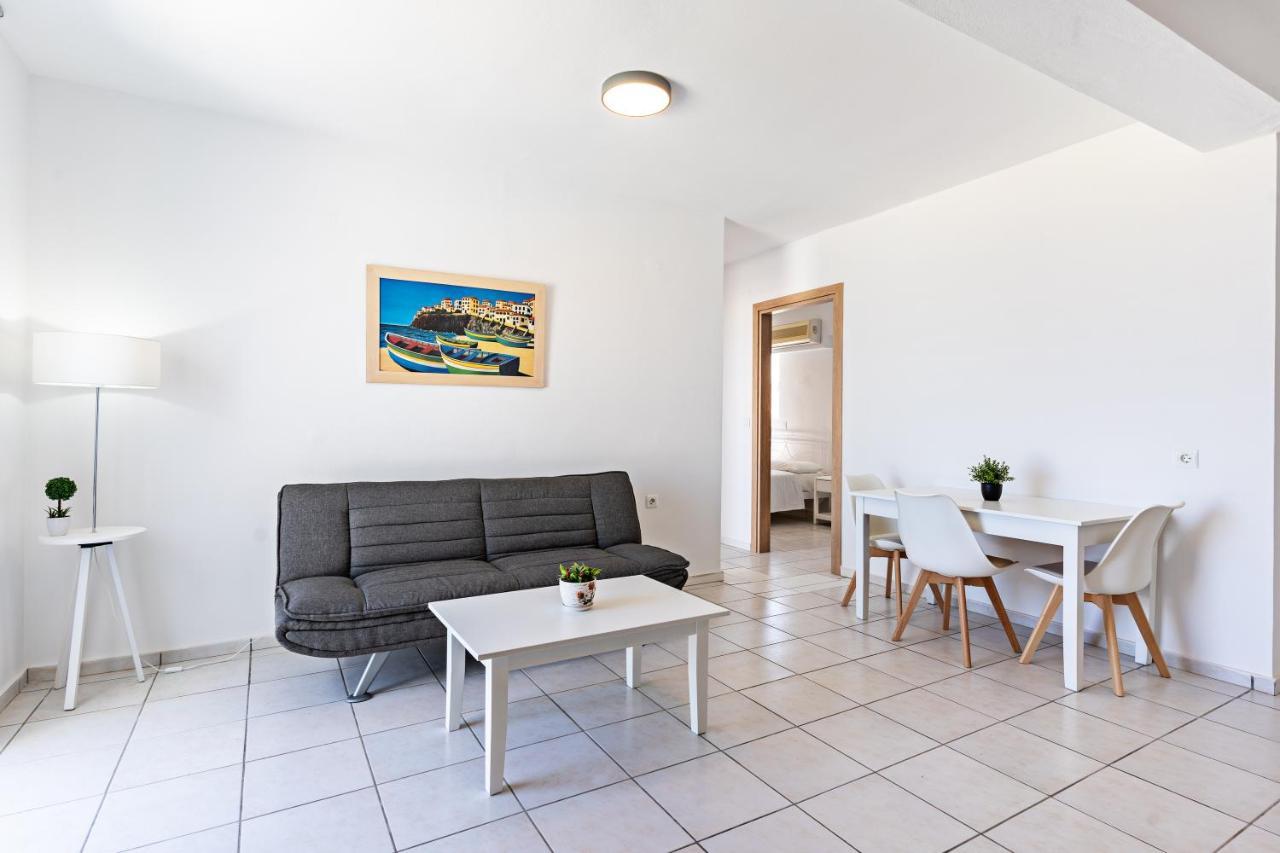 Azure Seaside Apts Magnisía Eksteriør billede