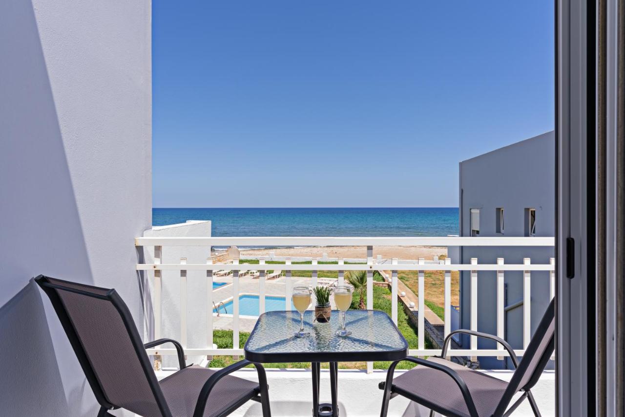 Azure Seaside Apts Magnisía Eksteriør billede