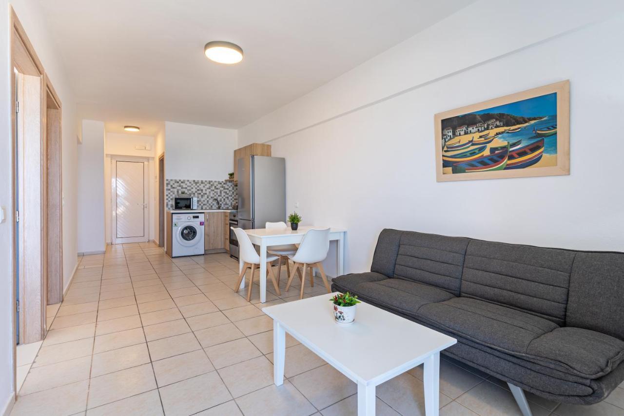 Azure Seaside Apts Magnisía Eksteriør billede