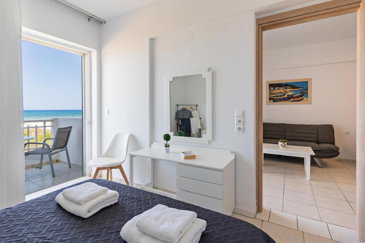Azure Seaside Apts Magnisía Eksteriør billede