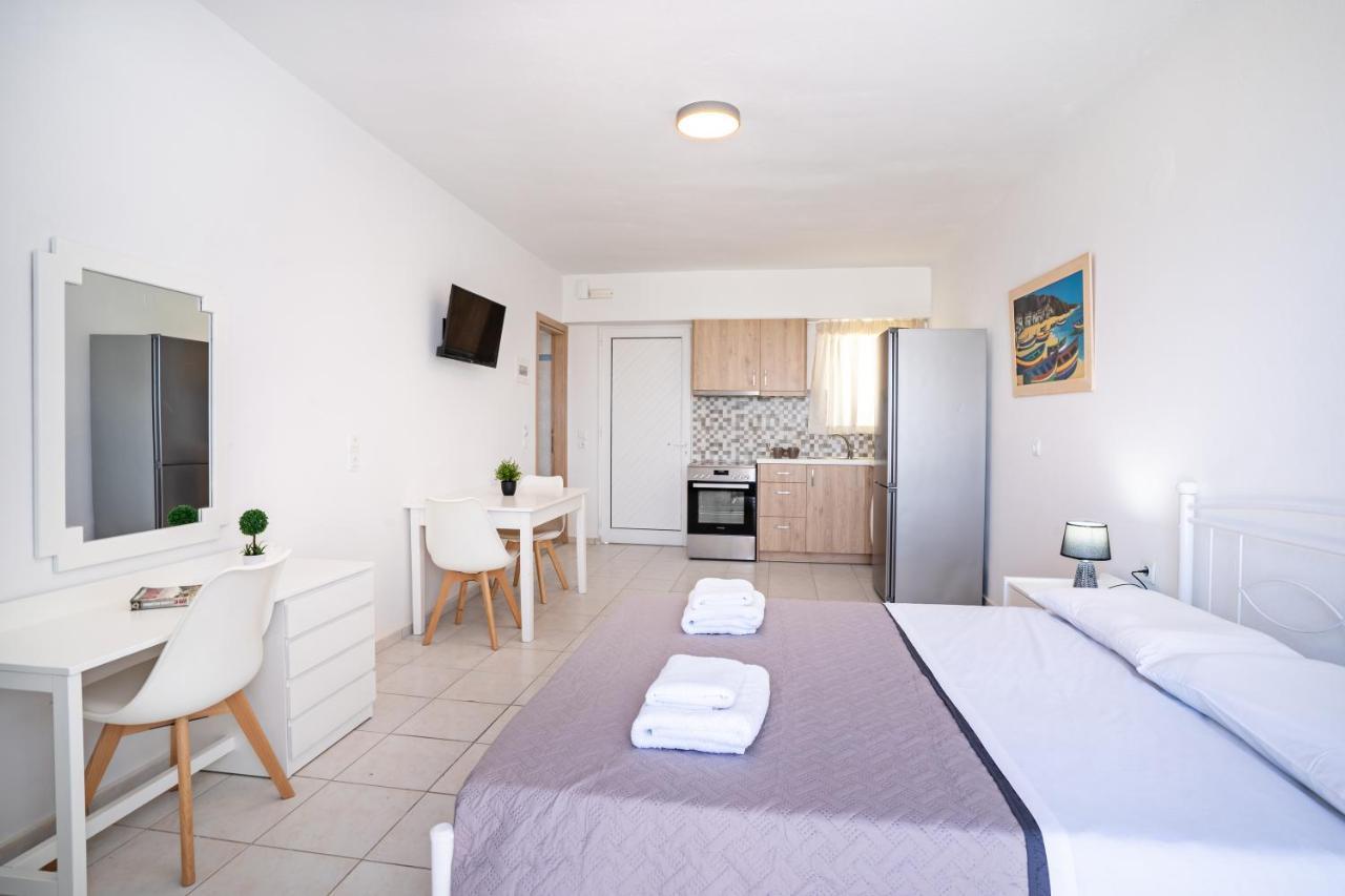 Azure Seaside Apts Magnisía Eksteriør billede