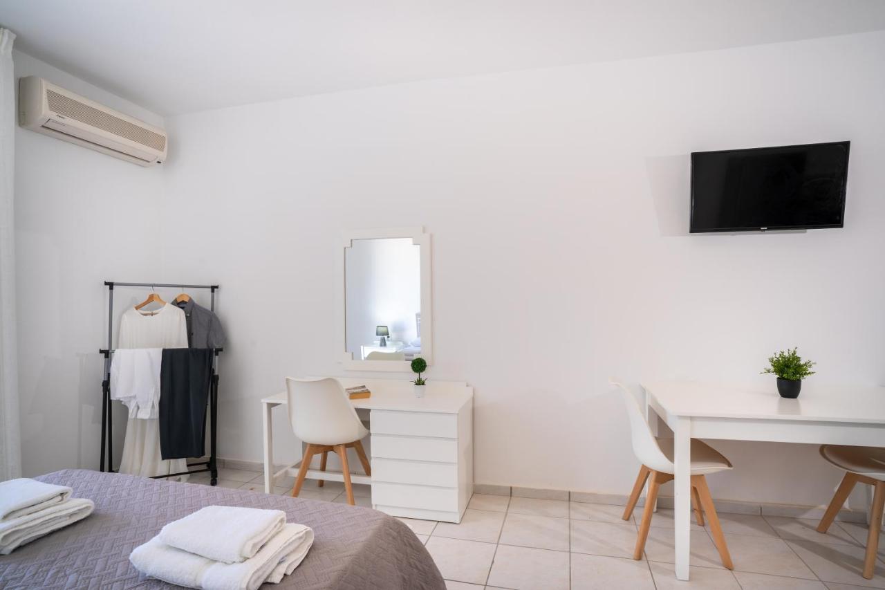 Azure Seaside Apts Magnisía Eksteriør billede