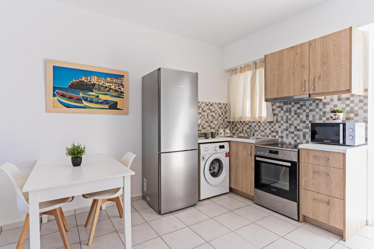 Azure Seaside Apts Magnisía Eksteriør billede