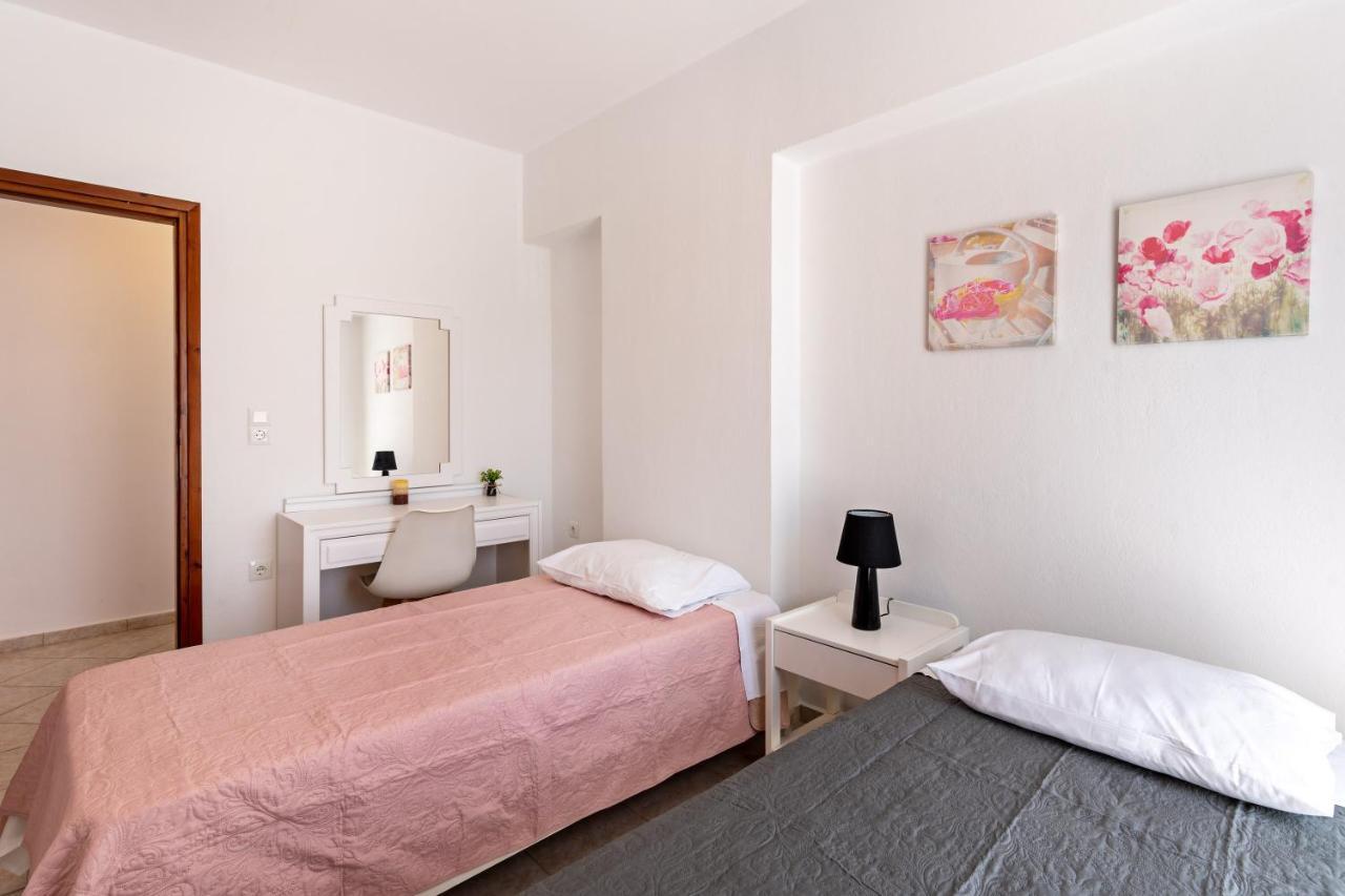 Azure Seaside Apts Magnisía Eksteriør billede
