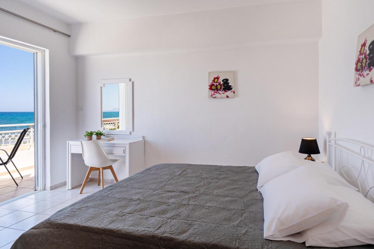 Azure Seaside Apts Magnisía Eksteriør billede